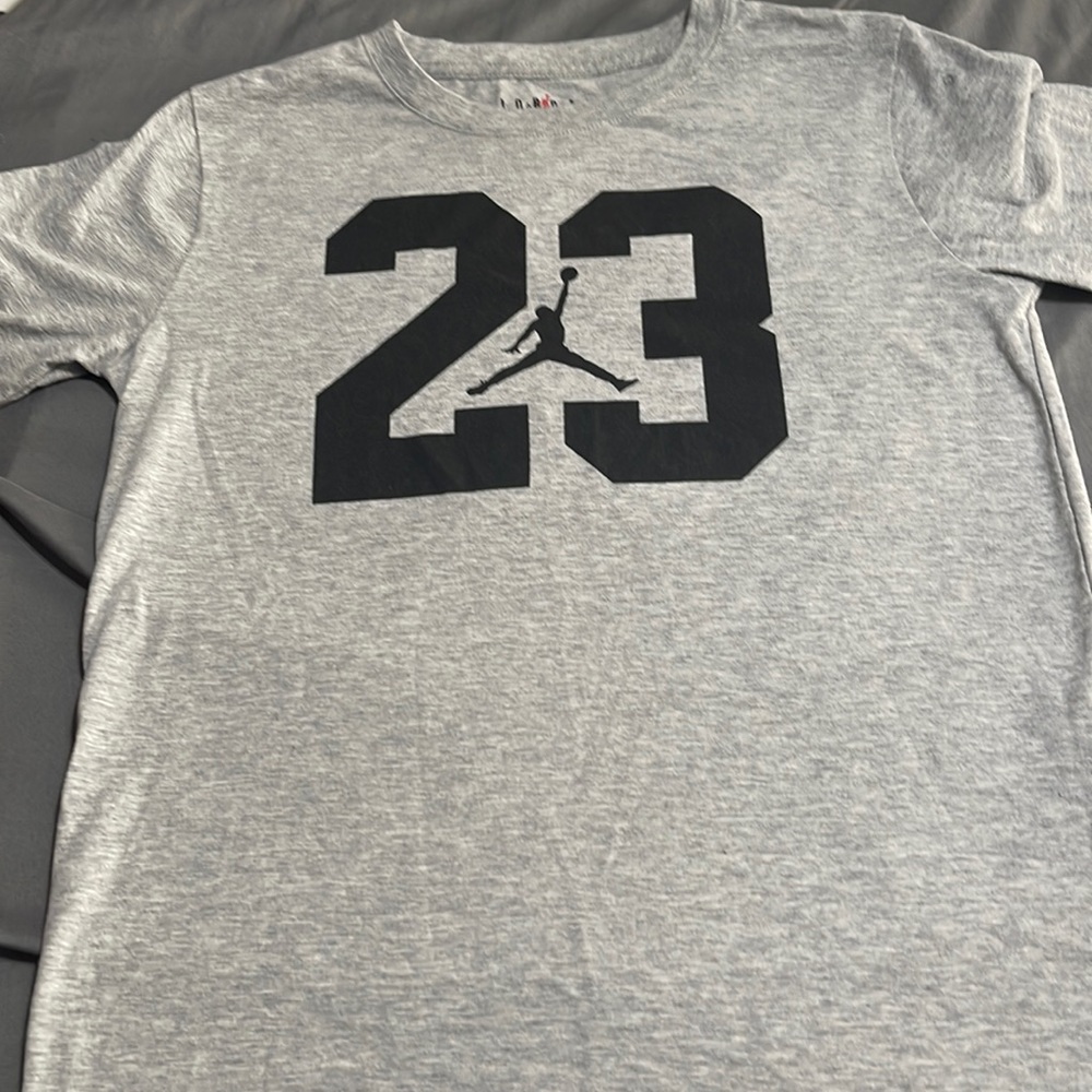 I am selling a Jordan shirt